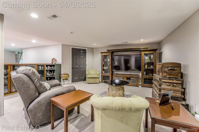 5350 Hidden Pines Drive, Genoa Township, MI 48116