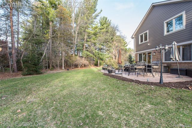 5350 Hidden Pines Drive, Genoa Township, MI 48116