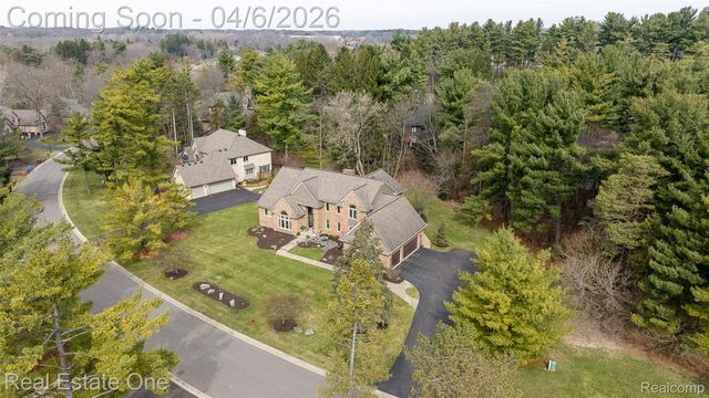 5350 Hidden Pines Drive, Genoa Township, MI 48116