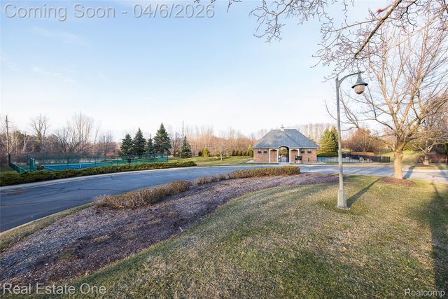 5350 Hidden Pines Drive, Genoa Township, MI 48116