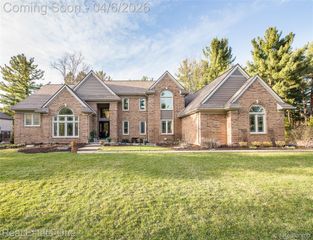 5350 Hidden Pines Drive, Genoa Township, MI 48116