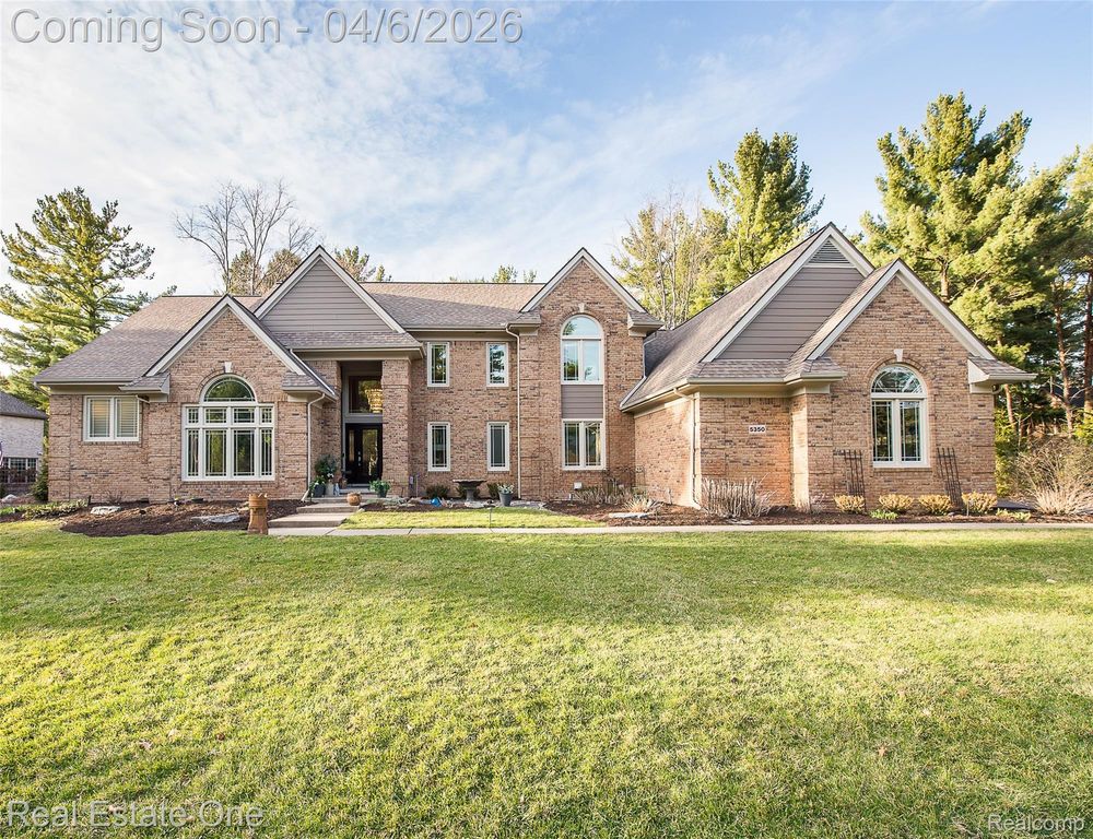 5350 Hidden Pines Drive, Genoa Township, MI 48116