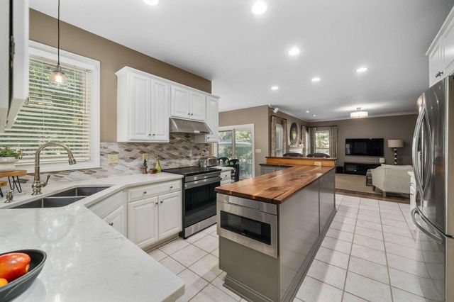 403 Ashmoore Circle E, Powell, OH 43065