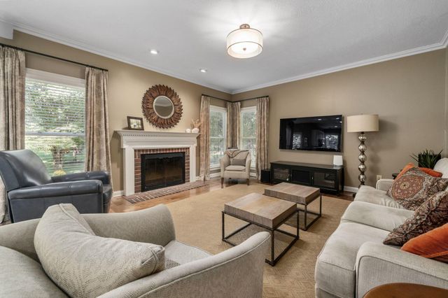 403 Ashmoore Circle E, Powell, OH 43065
