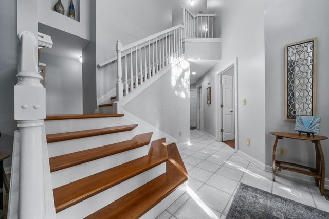 403 Ashmoore Circle E, Powell, OH 43065