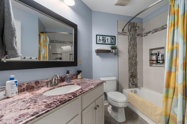 403 Ashmoore Circle E, Powell, OH 43065