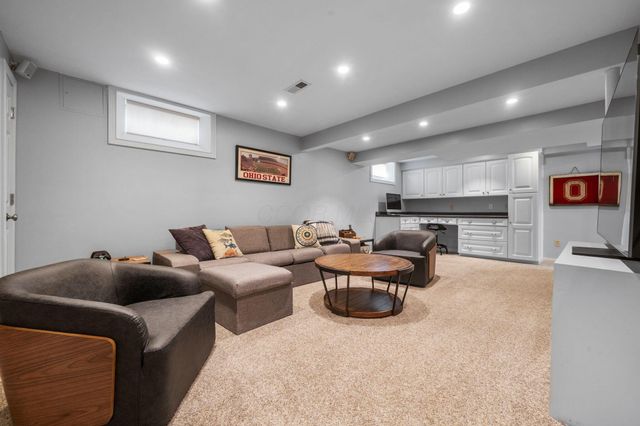 403 Ashmoore Circle E, Powell, OH 43065