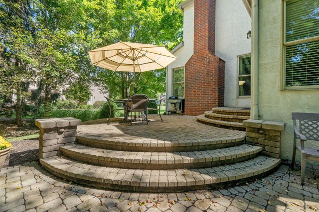 403 Ashmoore Circle E, Powell, OH 43065