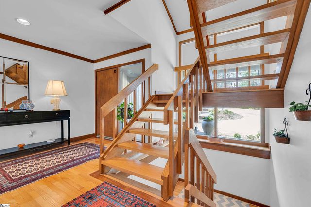 122 Woodland Lane, Simpsonville, SC 29681