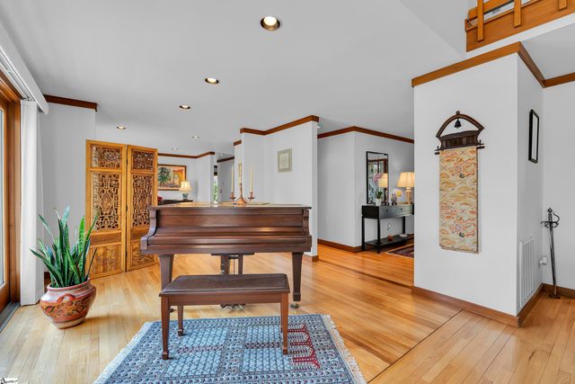 122 Woodland Lane, Simpsonville, SC 29681