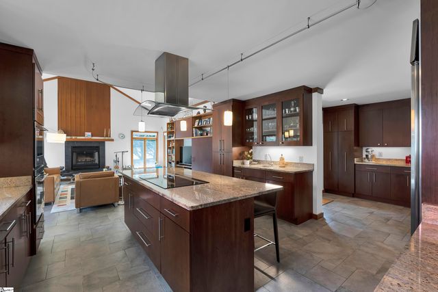 122 Woodland Lane, Simpsonville, SC 29681