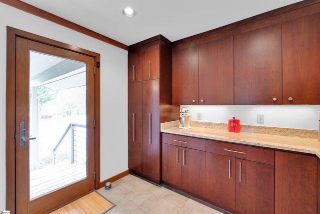 122 Woodland Lane, Simpsonville, SC 29681