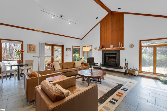 122 Woodland Lane, Simpsonville, SC 29681