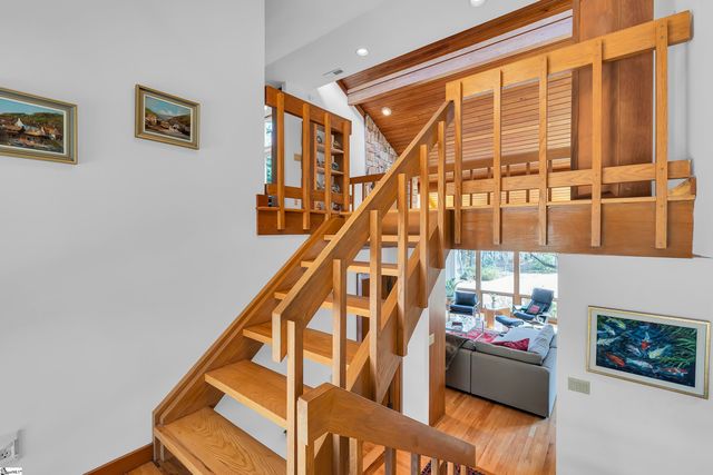 122 Woodland Lane, Simpsonville, SC 29681