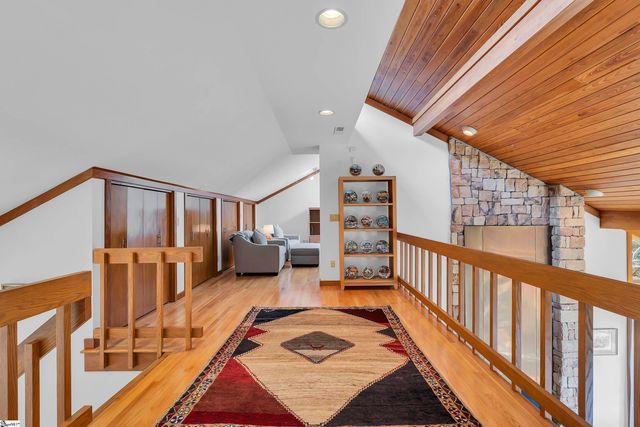 122 Woodland Lane, Simpsonville, SC 29681