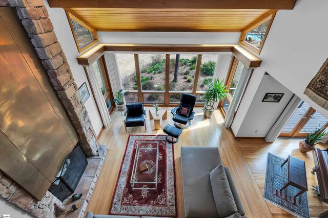 122 Woodland Lane, Simpsonville, SC 29681