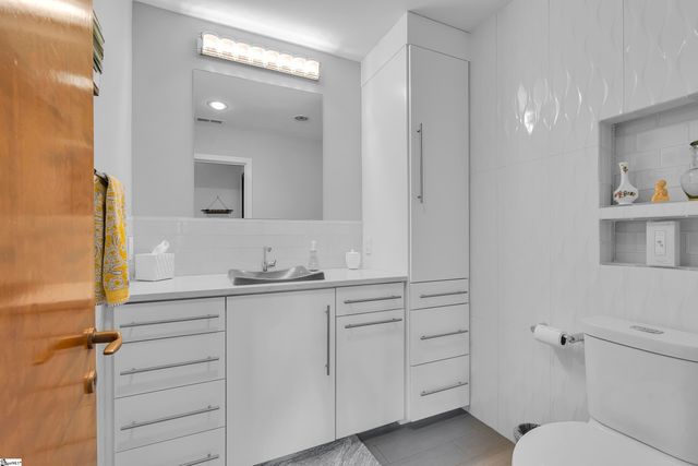 122 Woodland Lane, Simpsonville, SC 29681