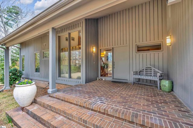 122 Woodland Lane, Simpsonville, SC 29681