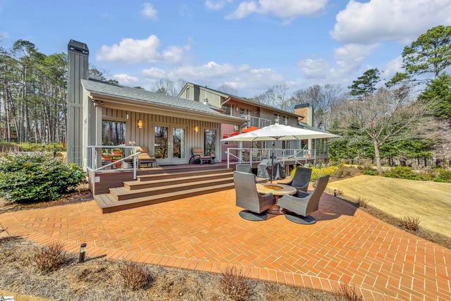 122 Woodland Lane, Simpsonville, SC 29681