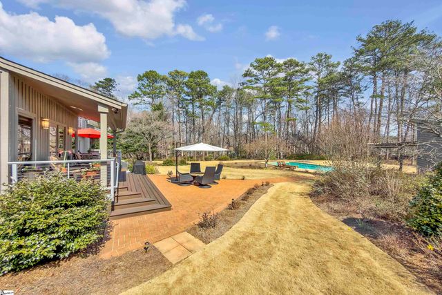 122 Woodland Lane, Simpsonville, SC 29681