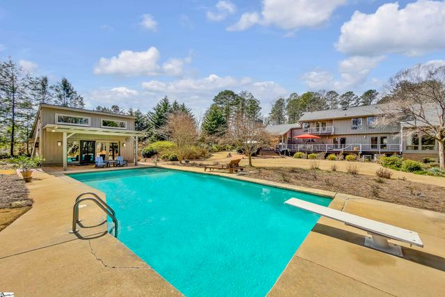 122 Woodland Lane, Simpsonville, SC 29681