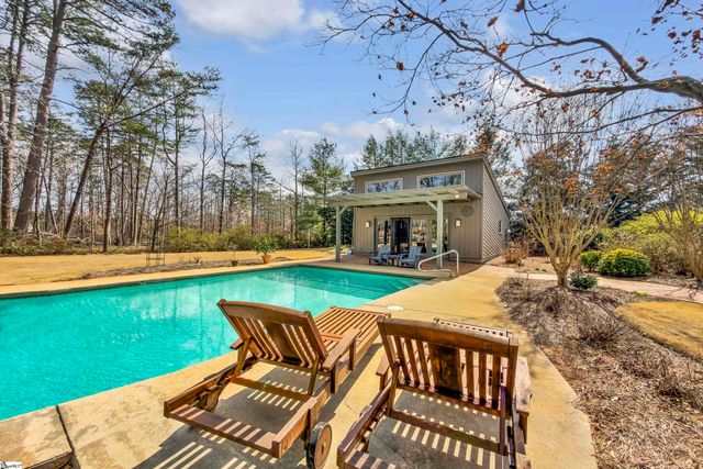 122 Woodland Lane, Simpsonville, SC 29681