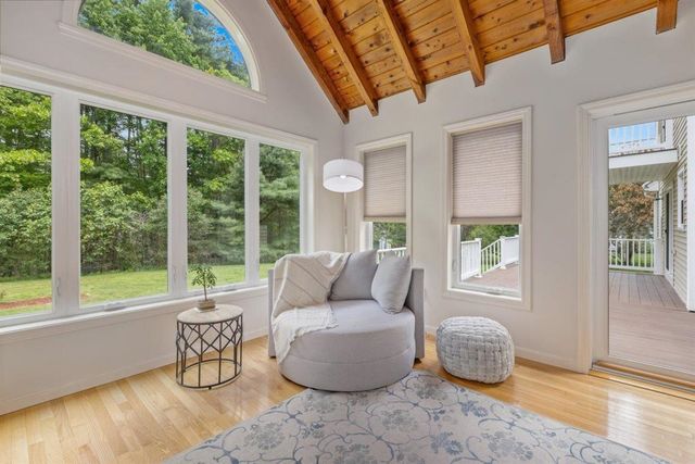 16 Locke Mill Drive, Litchfield, NH 03052