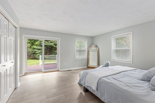 16 Locke Mill Drive, Litchfield, NH 03052