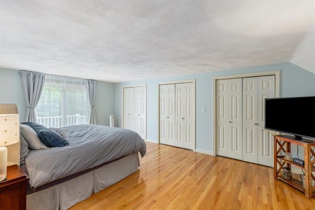 16 Locke Mill Drive, Litchfield, NH 03052