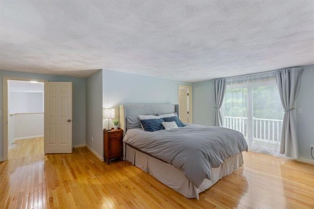 16 Locke Mill Drive, Litchfield, NH 03052