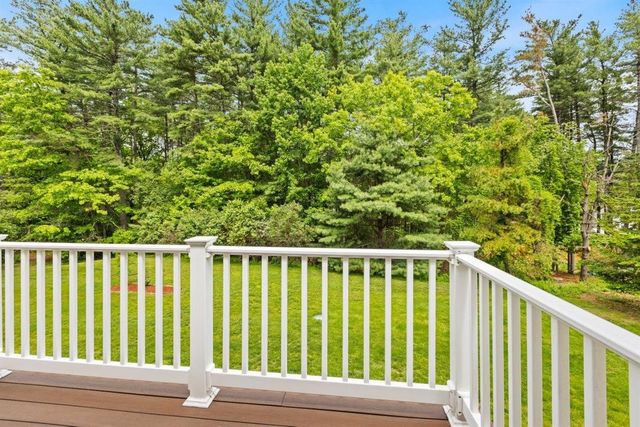 16 Locke Mill Drive, Litchfield, NH 03052