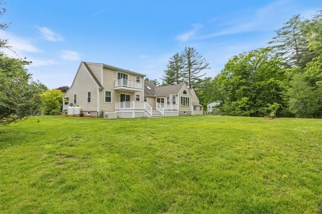 16 Locke Mill Drive, Litchfield, NH 03052