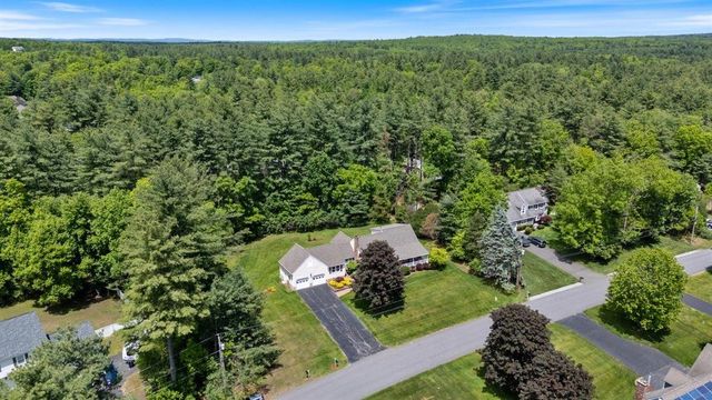 16 Locke Mill Drive, Litchfield, NH 03052