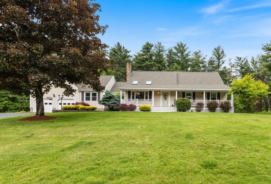 16 Locke Mill Drive, Litchfield, NH 03052