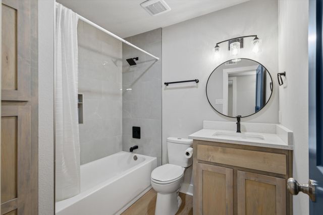 504 Burnett Street, Wills Point, TX 75169