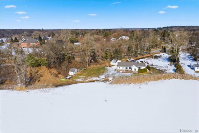 68991 Mound Road, Washington Township, MI 48095