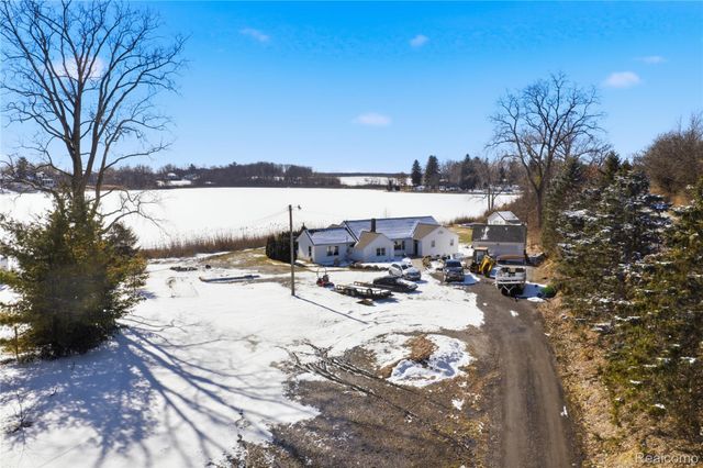 68991 Mound Road, Washington Township, MI 48095