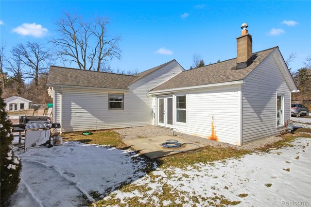 68991 Mound Road, Washington Township, MI 48095