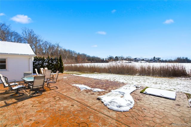 68991 Mound Road, Washington Township, MI 48095