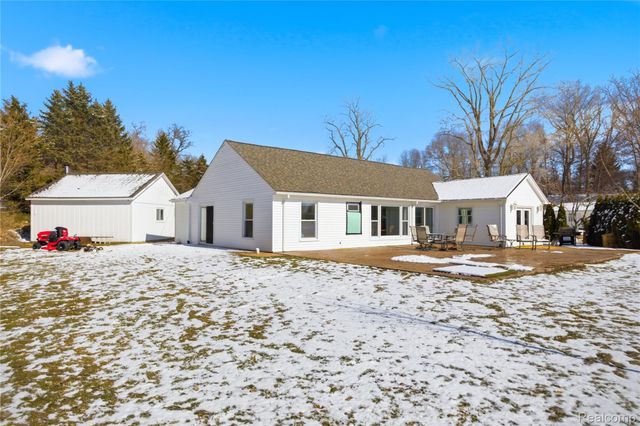 68991 Mound Road, Washington Township, MI 48095