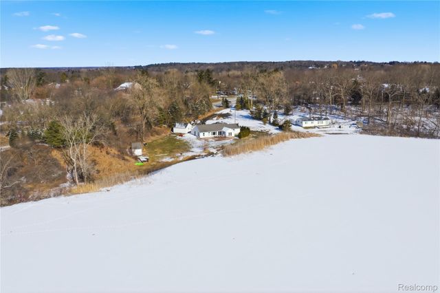 68991 Mound Road, Washington Township, MI 48095