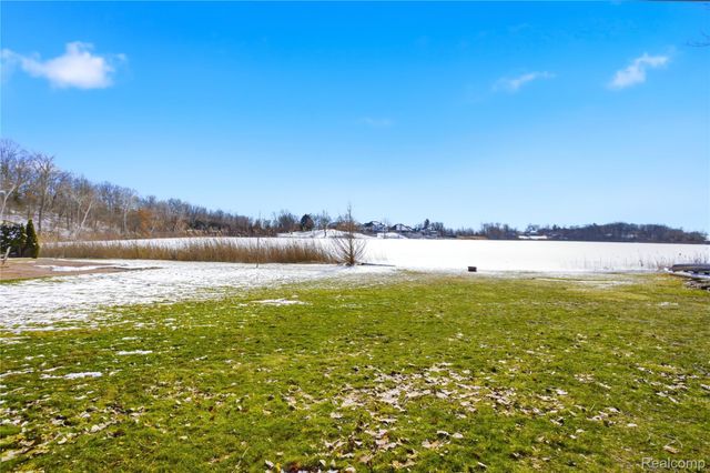 68991 Mound Road, Washington Township, MI 48095