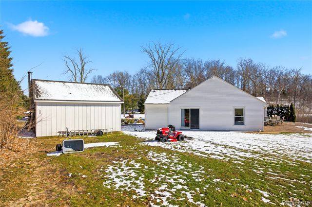 68991 Mound Road, Washington Township, MI 48095