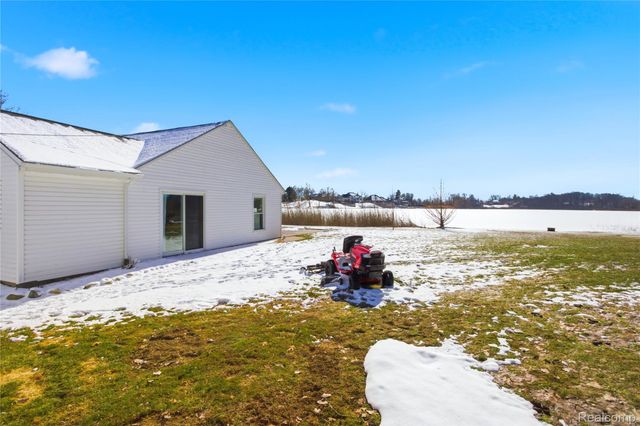 68991 Mound Road, Washington Township, MI 48095