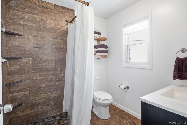 68991 Mound Road, Washington Township, MI 48095