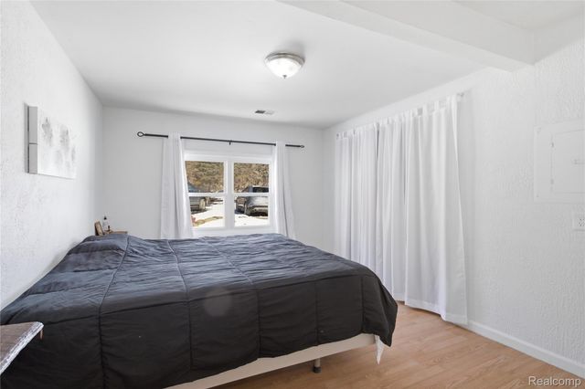 68991 Mound Road, Washington Township, MI 48095