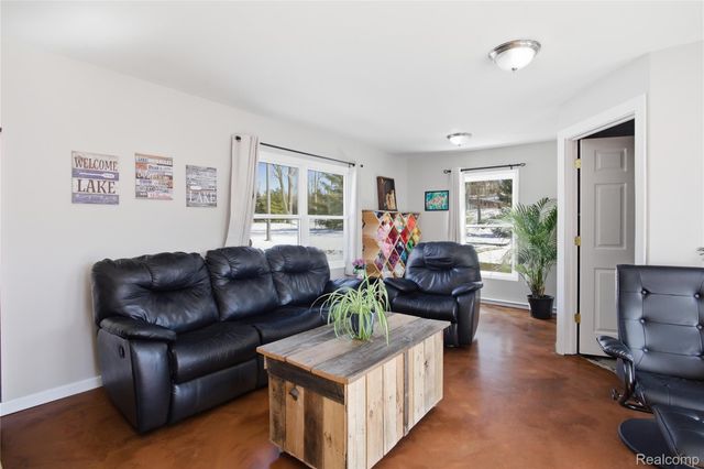 68991 Mound Road, Washington Township, MI 48095