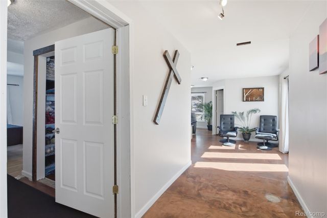 68991 Mound Road, Washington Township, MI 48095