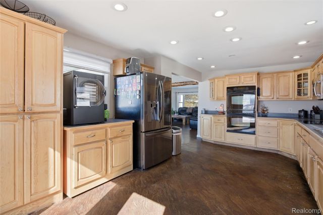 68991 Mound Road, Washington Township, MI 48095