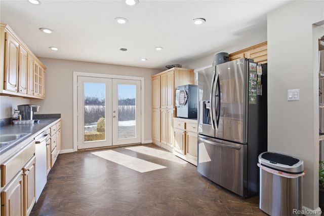 68991 Mound Road, Washington Township, MI 48095